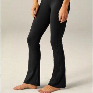 NWT | POWERBEYOND™ Strive Bootcut Pant | Sz L